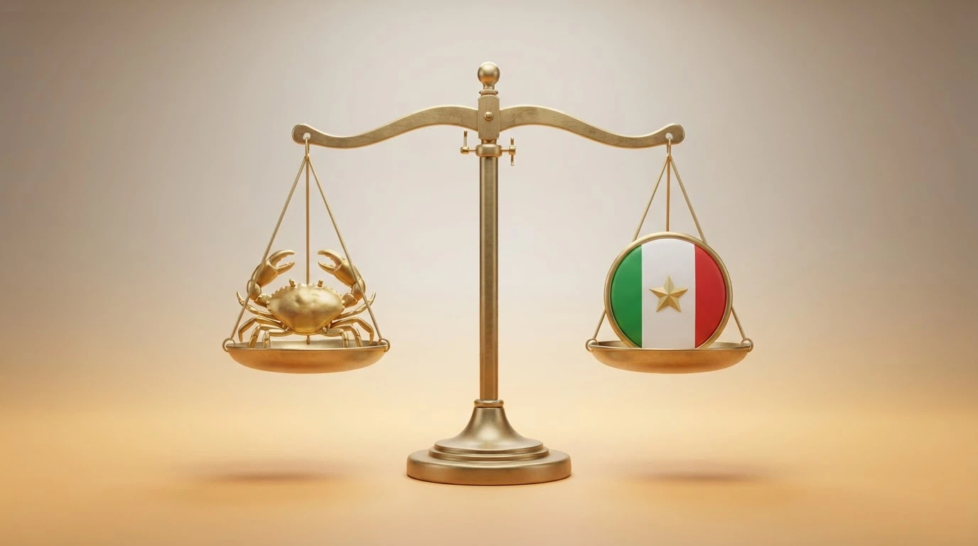 una bilancia a due piatti: su uno un granchio dorato che rappresenta il Bonus Crab, sull’altro uno scudo con i colori italiani che rappresenta la tutela ADM